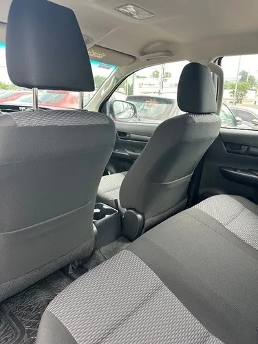 Toyota Hilux 2.7 Doble Cabina Sr Mt