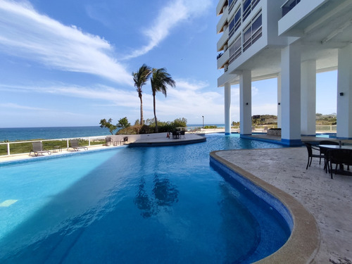 Bello Y Amplio Apartamento Vista Y Frente Al Mar En Playa Moreno 