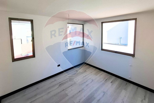 Casa En Arriendo, Sin Uso