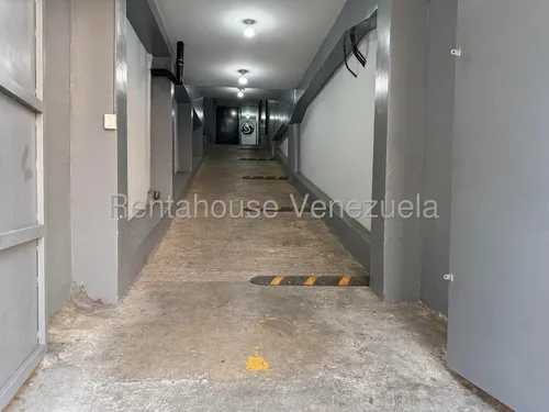 Local En Alquiler En Galerías Miranda. Chacao. Cecilia Gutierrez. 25-18175