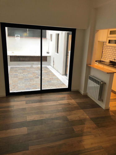 Departamento De 2 Ambientes En Venta Con 2 Patios