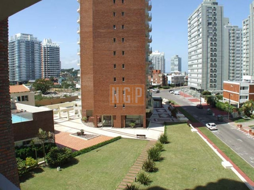 Imagen 17 de 27 de Punta Del Este Piso Alto Con Vista Al Mar! ,