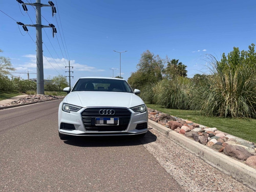 Imagen 4 de 8 de Audi A3 1.4t Sedán 150hp Stronic Línea Nueva