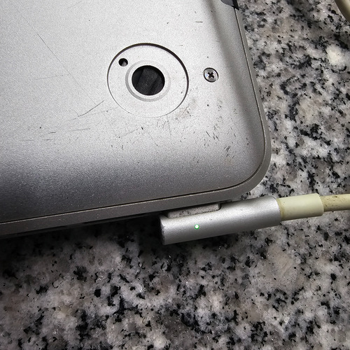 Apple Macbook Pro A1278 Para Reparar O Repuestos Gris (Usado)