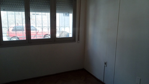 Casa 3 Dormitorios En Cordon, Con Local Comercial Contiguo.