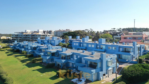 Imagen 18 de 19 de Apartamento En Alquiler De 2 Dormitorios En Frente Al Mar