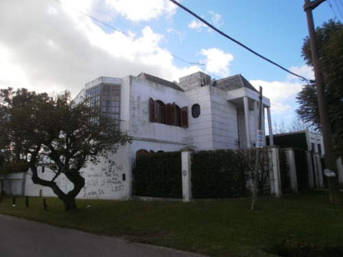 Casa En Venta, 430mts, 4 Dormitorios 118423