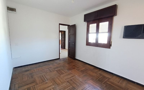 Casa En Venta En La Teja - Pueblo Victoria | 2 Plantas | 2 Dormitorios | Con Garaje | Patio Con Parrillero| Acepta Banco