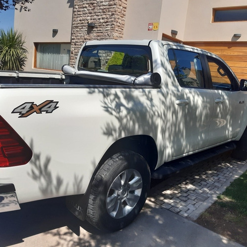 Toyota Hilux 2.8 Cd Srv 177cv 4x4