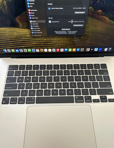 Mac Book Air M3 15-inch Gris (Usado)