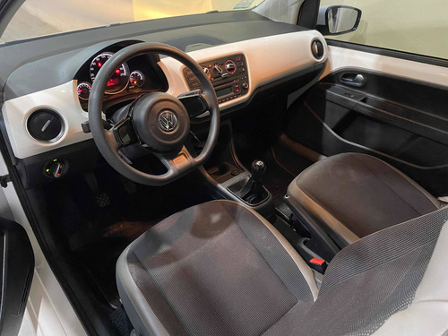 Volkswagen Up! 2016 1.0 High Up! 75cv 5 P