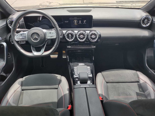Imagen 13 de 15 de Mercedes-benz Clase A 35 Amg Sedan 2020