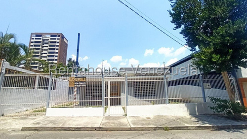 Dalisa Bigott Alquila Casa Comercial En Carmen Victoria, Este De Barquisimeto | 410 M², Aire Acondicionado Central, Estacionamiento Para 4 Vehículos | #25-18093