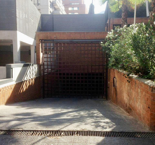 Estacionamiento Nueva De Lyon #105