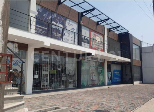 Renta Local Ubicado En Esquina Plaza Comercial Ubicación Privilegiada Mayorazgo