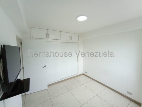 Apartamento Remodelado Y Amoblado En Venta En El Paraíso 25-23520 Cs