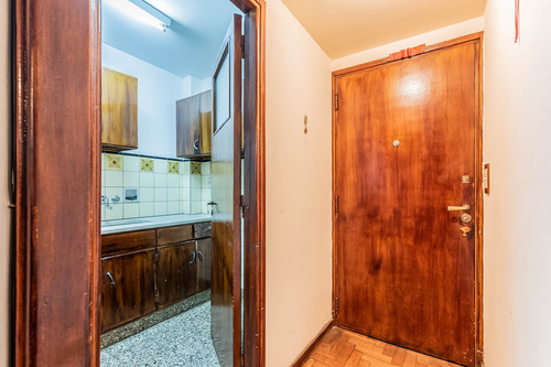 Venta 3 Amb. Patio. Apto Crédito Y Profesional. Caballito Norte.