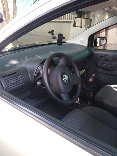 Imagem 2 de 11 de Volkswagen Fox 2008 1.0 Trend Total Flex 5p