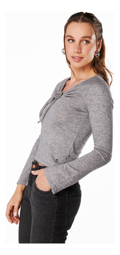 Polera Kaio Regular Amarra Escote