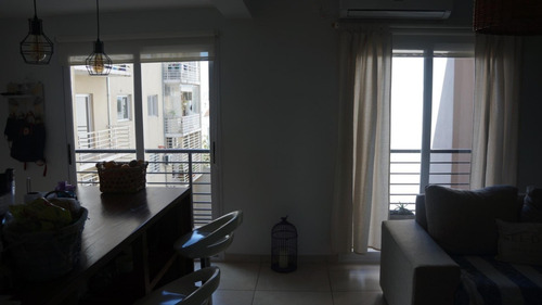 Imagen 12 de 21 de Muy Lindo Departamento Luminoso Y Residencial