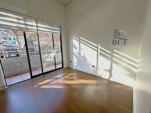 Oficina Con Terraza, Estacionamiento Y Orientación Norte |