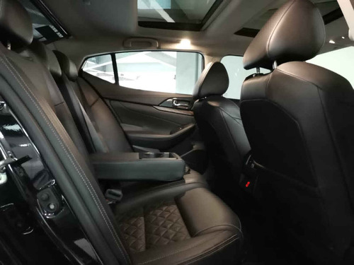 Imagen 14 de 15 de Nissan Maxima 2018 4p Exclusive V6/3.5 Aut