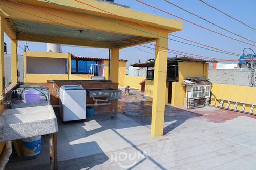 Casa En Juan Escutia, Iztapalapa Con 8 Habitaciones