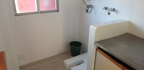 Imagen 7 de 22 de Departamento De 2 Ambientes - Lateral - Av Luro 2500