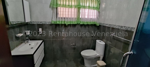 Stephany La Roche Casa En Alquiler En Colinas De Bello Monte Mls #23-32189