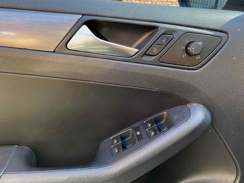 Imagen 24 de 25 de Volkswagen Vento 2012 2.0 Sportline Tsi 200cv Dsg