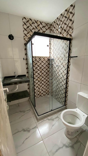 Casa 2 Quartos, Excelente Localização!