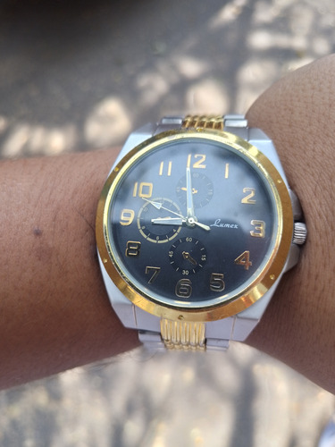 Reloj Para Hombre Negro Con Dorado