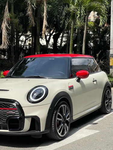 Mini John Cooper Works Iconic 2.0 Turbo Automático