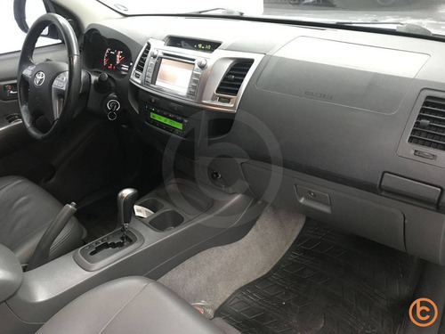Imagem 9 de 15 de Toyota Hilux 2.7 Srv 4x2 Cd 16v Flex 4p Automático