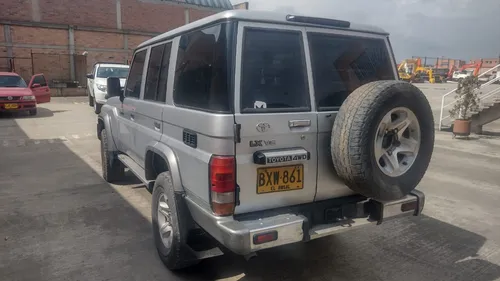 Toyota Land Cruiser Modelo 2011