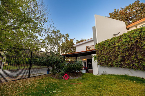 Casa En Venta De Lujo Bugambilias Zona Sur