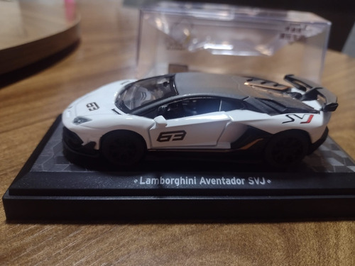 Miniatura Lamborghini Aventador Svj 1:43 Cca Cor Branco
