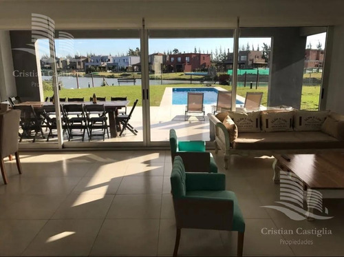 Venta - Casa 5 Ambientes Al Lago, Jardín, Pileta - La Comarca, Bancalari, Tigre