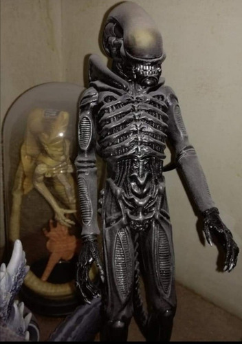 Alien Warrior. 30 Cms. Kenner Hasbro. Pintado. 