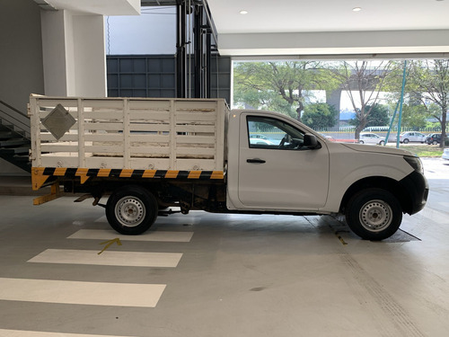 Imagen 12 de 15 de Nissan Np300 2016 2.5 Estacas Dh Mt