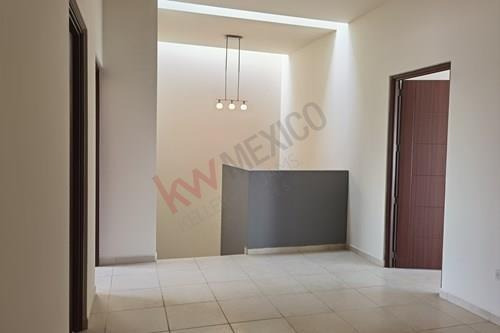 Imagen 25 de 25 de Casa De 4 Recamaras Con 4 Baños Completos Muy Amplia $12,000