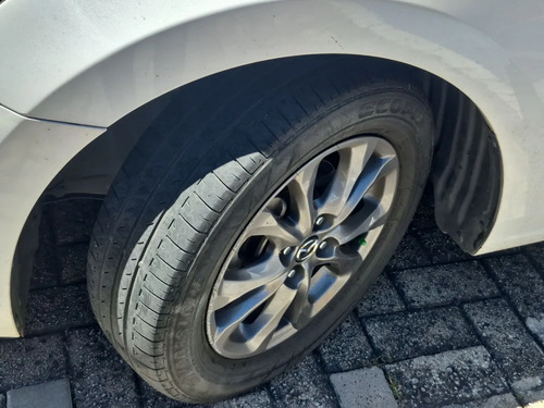 Mazda 2 1.5 Touring At 4x2