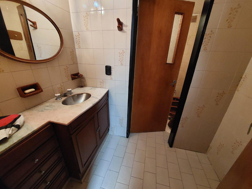 Casa En Venta De 250m² Con 7 Ambientes 2 Plantas Con Terraza Libre. Apto Crédito Rosario, Santa Fe