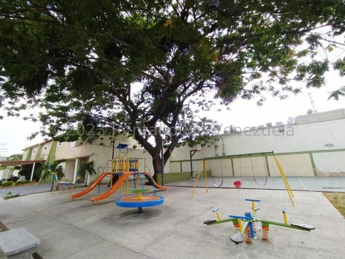 Imponente Townhouse En Venta Karol Home Av. Aragua Con Pozo De Agua Keg2331055