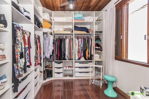 Imagem 14 de 30 de Vende Maravilhosa Casa, Três Quartos, Suíte, 5 Vagas De Garagem E Churrasqueira. - Reo617332