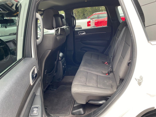 Imagen 9 de 12 de Jeep Grand Cheroke 2018 Laredo V6 Aut Tela Eng $ 103,600