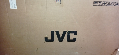 Imagen 6 de 9 de Televisor Led Jvc 39 Emerald Em39ft Full Hd Pantalla Partida