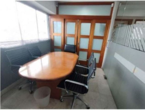 En Venta Acogedora Oficina Completamente Amoblada Y Equipada Sal