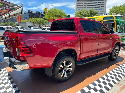 Toyota Hilux Srv Diesel 2.8 At 4x4