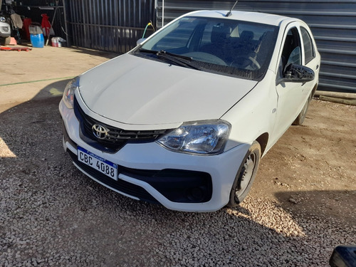 Toyota Etios 1.5 Sedan X